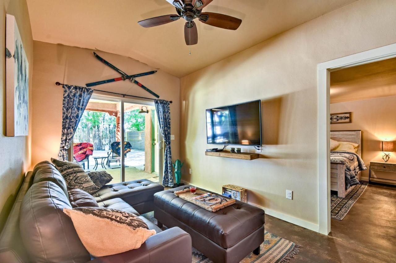 Cozy Home With Media Room Short Walk To Taos Plaza! ภายนอก รูปภาพ